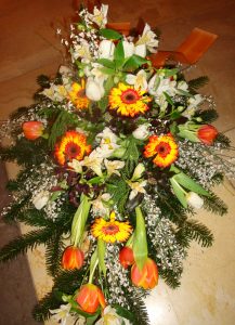 Trauergesteck mit Tulpen und Gerbera