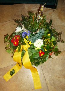 Trauerschale frühlingshaft