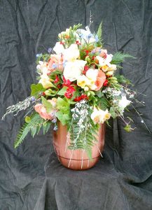 Frühlingshafter Urnenschmuck