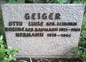 Grabstein vor der Reinigung